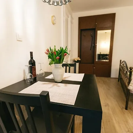Apartment Cosy On The Main Square